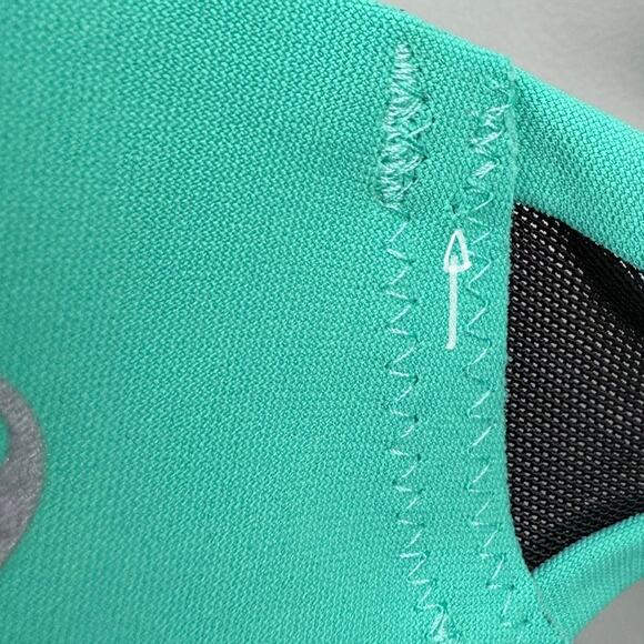 LULULEMON Bitty Bracer B-C Cup Bali In Breeze / Black Size 32A - Picture 8 of 8